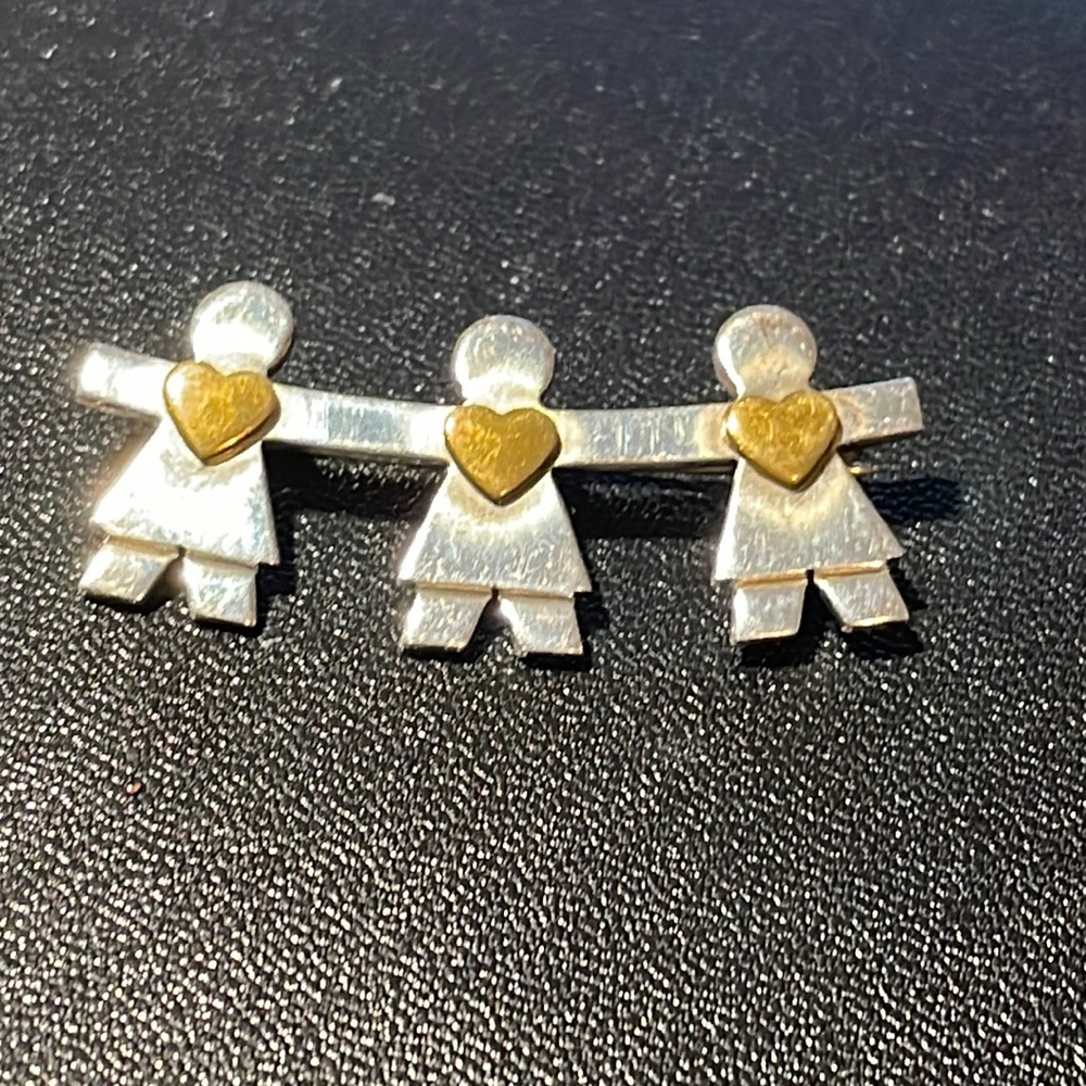 Naldo Sterling Girls Holding Hands Brooch